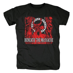 Camiseta punk de metal negro debajo de la camiseta de la masacre