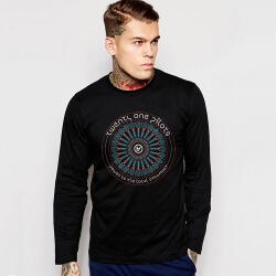 20代のパイロットのTシャツブラックXXLのティー